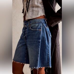 We the Free Boomerang Long Short Size 28, NWT